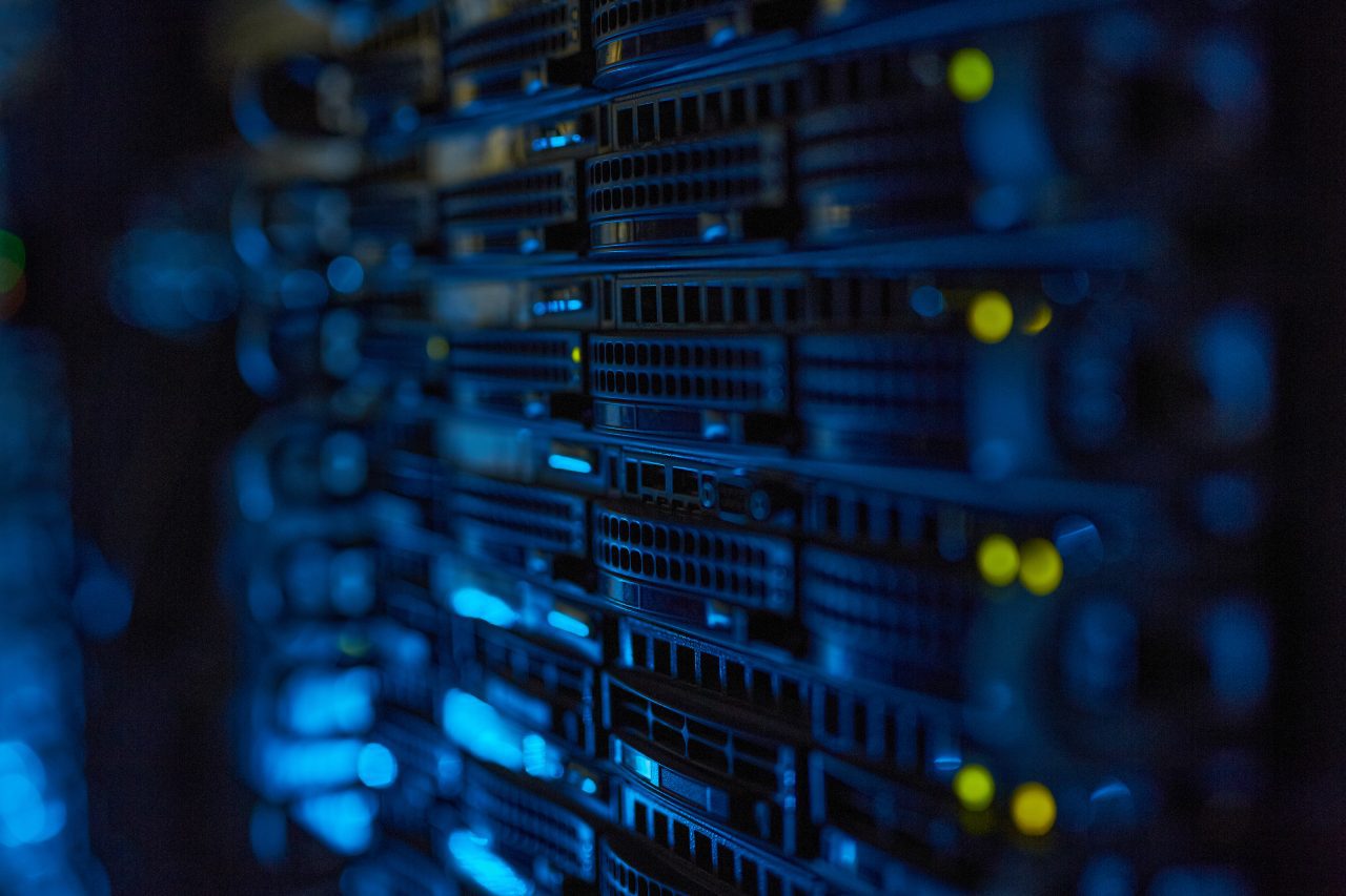 blade-servers-background-e1697491981708.jpg